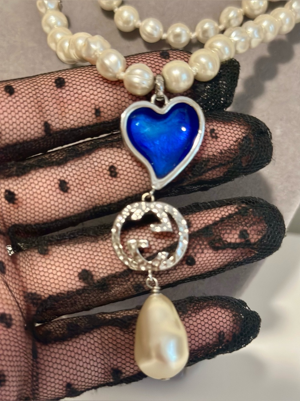 Gucci Runway Pearl Blue enamel heart GG Reversible Pendant Necklace - Picture 6 of 17